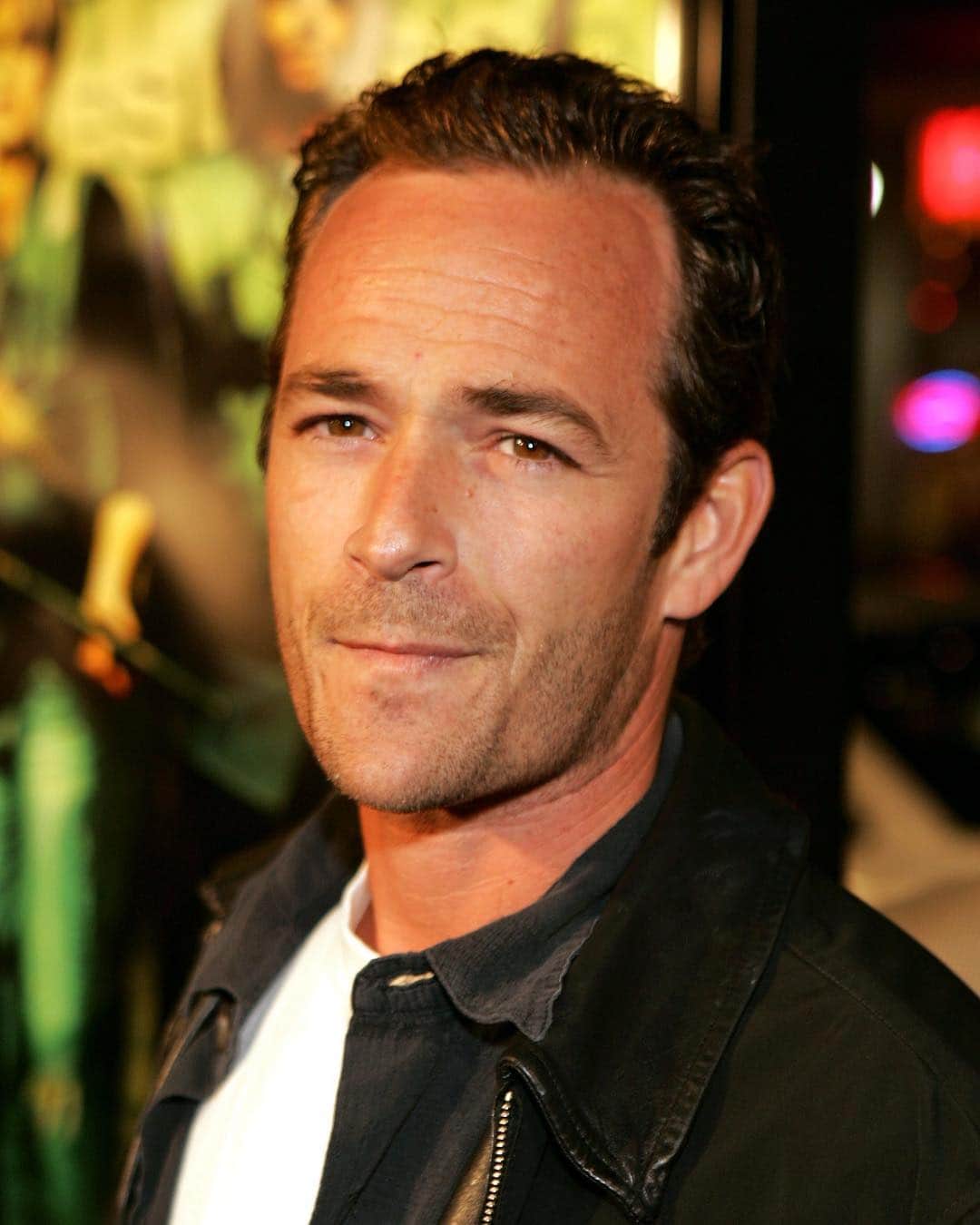 E! Onlineさんのインスタグラム写真 - (E! OnlineInstagram)「Luke Perry has been laid to rest in a private burial in Tennessee. ❤️ (📷: Getty Images)」3月14日 22時16分 - enews