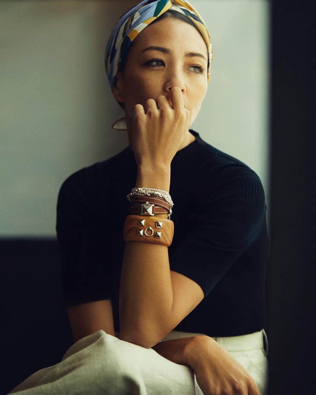 長山一樹のインスタグラム：「いつもお世話になっているスタイリストの高橋リタさんの著書「RITA'S STANDARD」巻頭のファッションストーリーを撮影させていただきました。本日発売です。  #ngympicture  Styling @jojopon  Model @rina_karina0417  Hairmake #tomokonoda  Editor @erieri1025  #hasselblad #h6d #midiumformat #kazukinagayama #長山一樹」