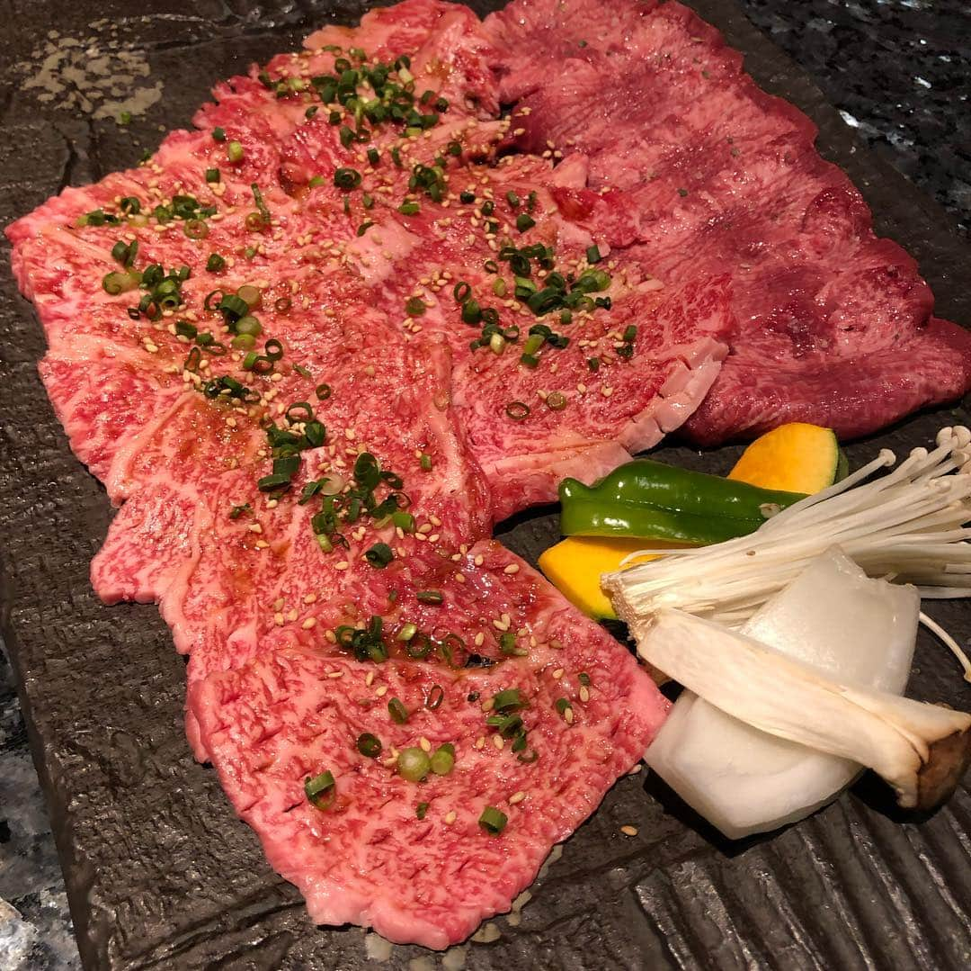 小山雄也さんのインスタグラム写真 - (小山雄也Instagram)「街中から少し離れるけど 馬肉料理をメインにしたい時は よくお世話になる #土房 さん 駐車場もあり、席も広くて多く、家族やお子様連れの方にも良いかと思います！ もちろん焼肉も含め、全部が美味しいんですが その中でも 僕的には 野菜チヂミ🥦 と 馬肉の寿司盛り合わせ がオススメです！ ご馳走様でした！ 次はどこに行こうかな？ 気になる ディナーやランチがあれば 行ってみようと思うので 教えて下さい。 それでは明日も美髪に。 #熊本グルメ#熊本ランチ#熊本ディナー#熊本焼肉#熊本鍋#熊本市グルメ #熊本市#こやゆうグルメ」3月14日 22時32分 - yuya.koyama