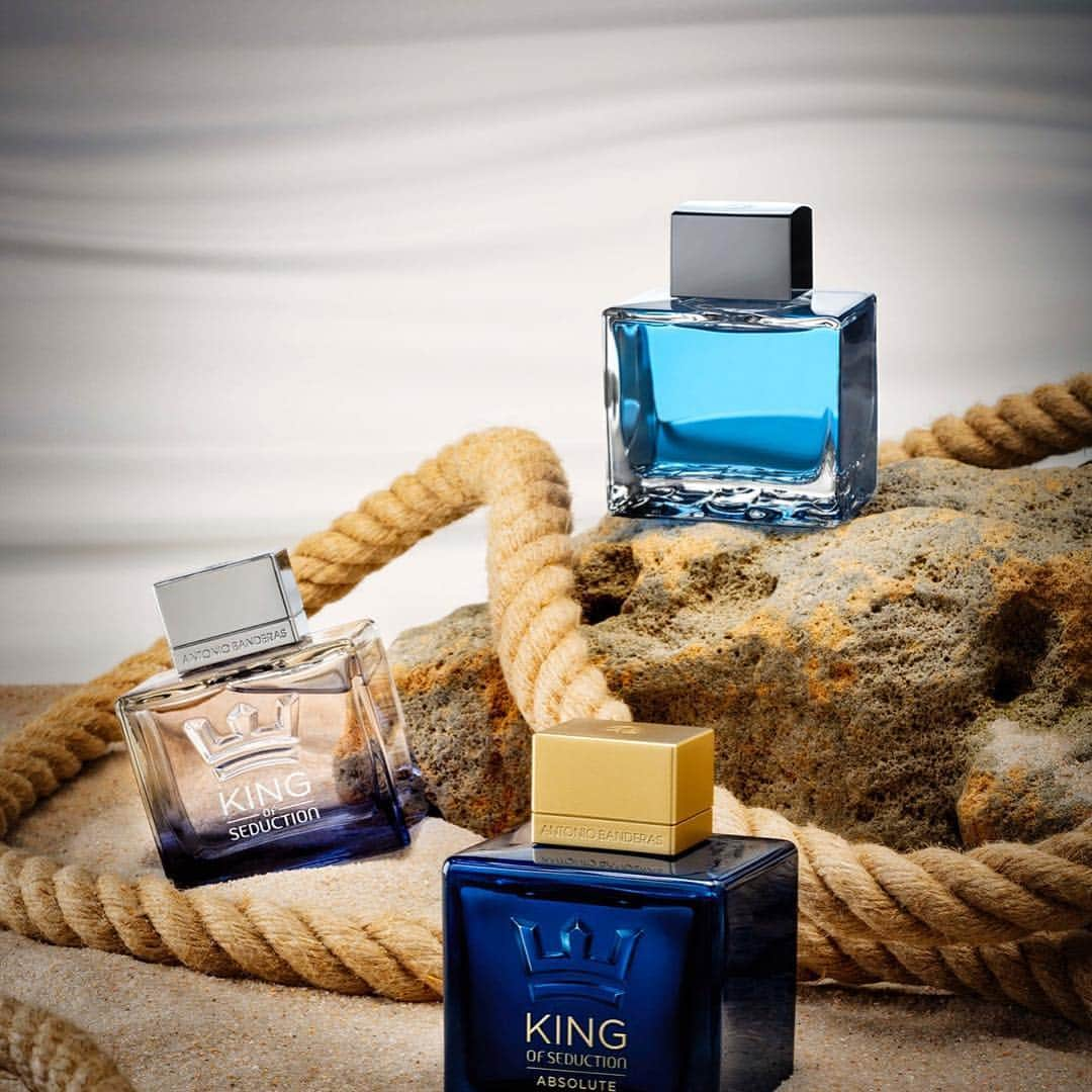 アントニオ・バンデラスさんのインスタグラム写真 - (アントニオ・バンデラスInstagram)「¿Qué regalar en el Día del Padre? Os propongo tres perfumes que contienen amor incondional. #diadelpadre  ______________  What to gift the father’s day? I propose three perfumes that contains unconditional love. #fathersday #antoniobanderasperfumes」3月14日 22時37分 - antoniobanderas