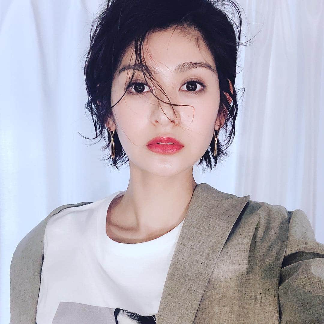 石井美絵子さんのインスタグラム写真 - (石井美絵子Instagram)「ほしいものが増える撮影👠 #hairmake @fuyusin  #shooting #fashion #fashionmagazine #fashionmodels #springstyle #mywook」3月14日 22時41分 - mikako.ishii