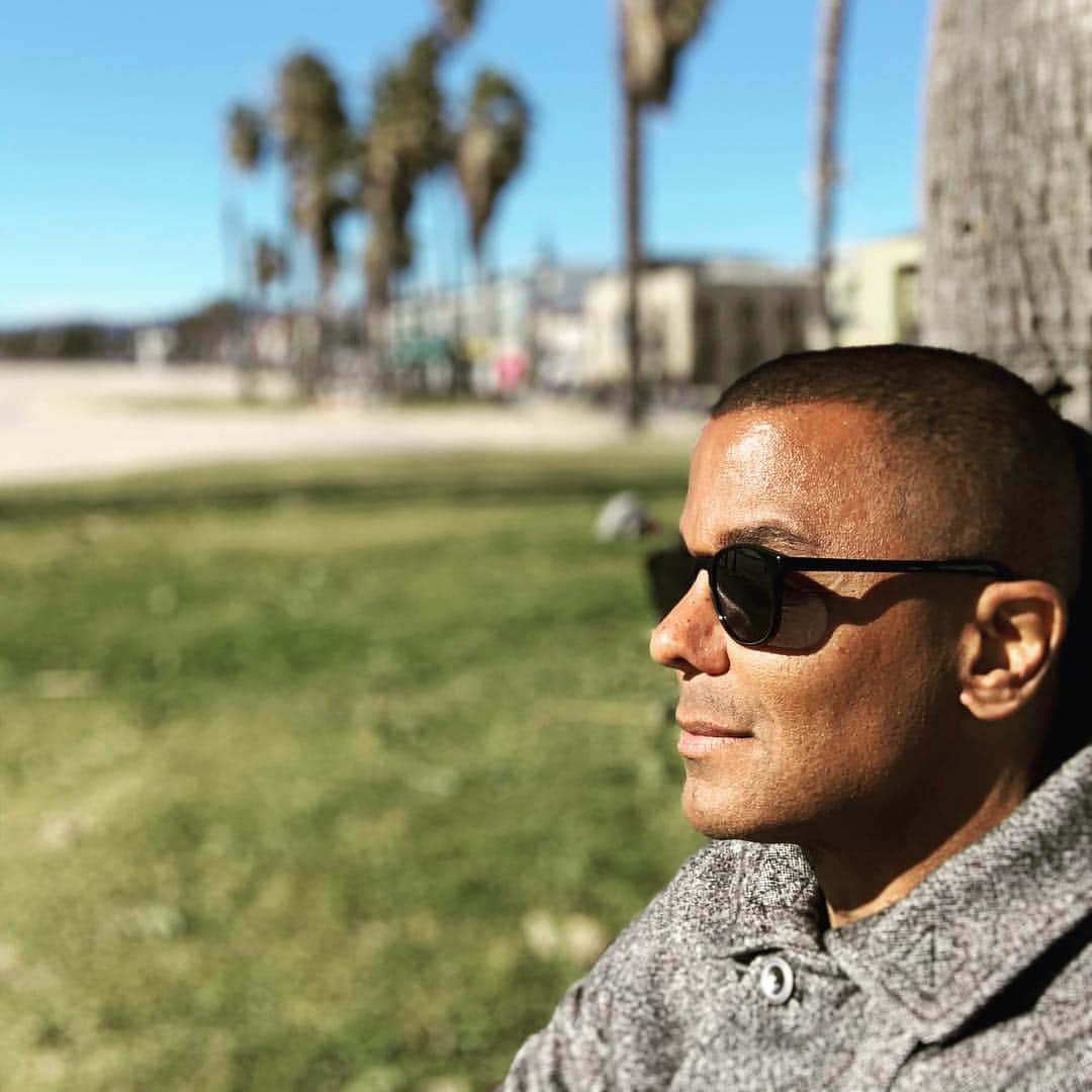 ヤニック・トゥルースデールさんのインスタグラム写真 - (ヤニック・トゥルースデールInstagram)「Beach time is my zen time. Flying back home to celebrate my birthday this weekend. Can’t wait to see my everybody!」3月14日 22時54分 - yanic_truesdale