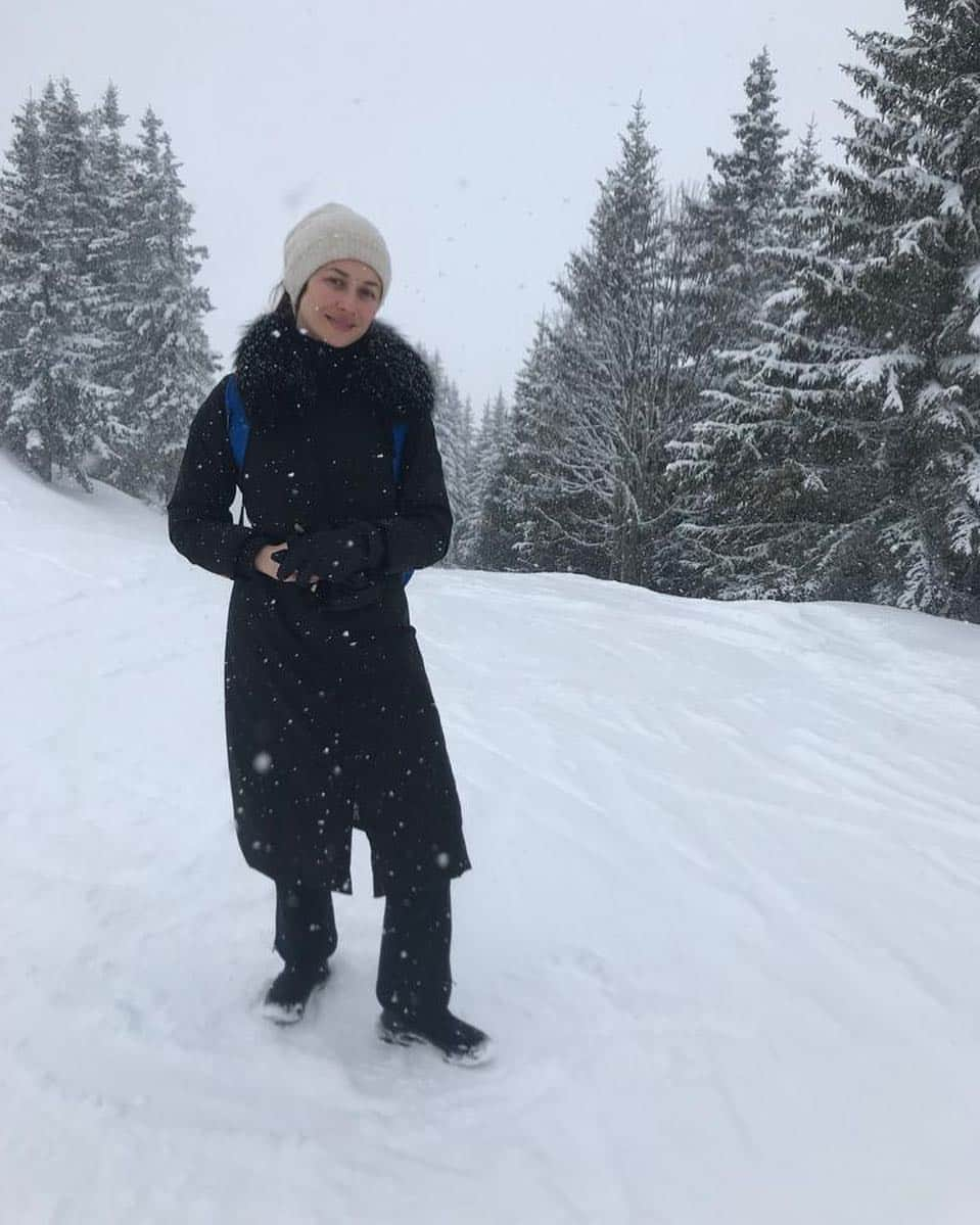 オルガ・キュリレンコさんのインスタグラム写真 - (オルガ・キュリレンコInstagram)「Finally on a short holiday after lots of hard work! _______________________________________________________ #Snow #Holiday #Mountains #Nature #Peak」3月14日 22時55分 - olgakurylenkoofficial