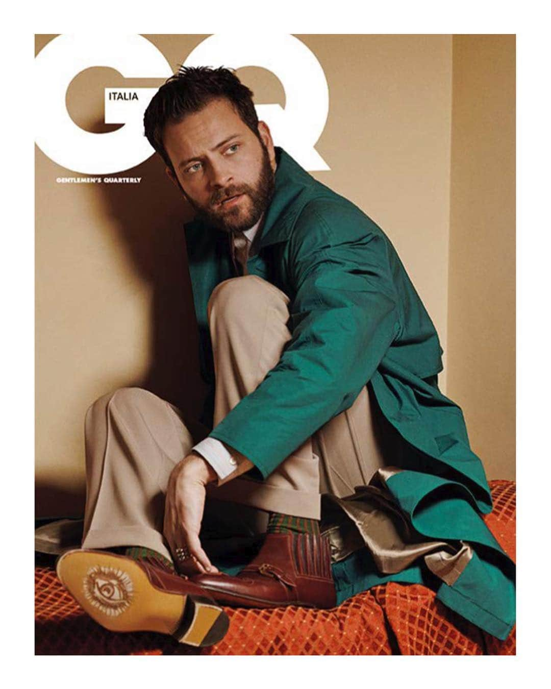 グッチさんのインスタグラム写真 - (グッチInstagram)「@gqitalia’s latest cover story features @alessandro.borghi wearing a cotton poplin coat, wool pants and leather ankle boots from #GucciSS19 by @alessandro_michele. #GucciEditorials #AlessandroMichele  Photographer: @philipgay Fashion Director: @nikpiras」3月14日 23時12分 - gucci