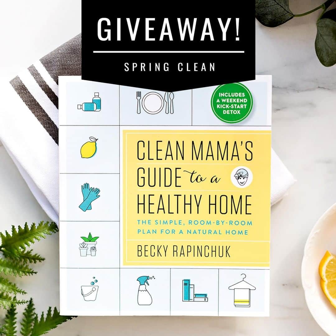 Simple Green Smoothiesさんのインスタグラム写真 - (Simple Green SmoothiesInstagram)「GIVEAWAY!! Ready to clean, your cleaning routine? Becky Rapinchuk of @cleanmama is sharing the message that keeping your home clean and beautiful - as well as safe and healthy - doesn't have to be overwhelming. ⁣ .⁣ > Should I be concerned about what's in these cleaning products?⁣ > Why are there so many warnings on the label?⁣ > If it says "all natural," isn't it safer?⁣ .⁣ In the Clean Mama's Guide to a Healthy Home, home keeping expert Becky Rapinchuk answers these questions and more, showcasing her effective, ten-minute-a-day cleaning method to illustrate how going natural is vital to the health of our bodies, our families, and our planet!⁣ .⁣ TO ENTER: Follow @simplegreensmoothies and @cleanmama, share your favorite cleaning hack, and tag a friend in the comments below!⁣ .⁣ The winner will be notified by DM, on Monday, March 18th. Best of luck!!⁣ .⁣ #cleaning #cleanmama ⁣ ⁣ ⁣」3月14日 23時15分 - simplegreensmoothies