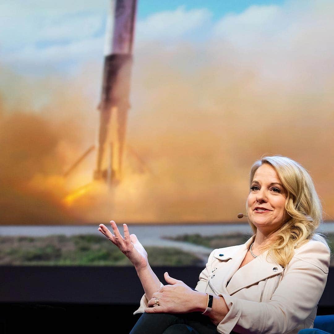 TED Talksのインスタグラム：「Meet engineer Gwynne Shotwell, employee number seven at SpaceX and now the company’s President and Chief Operating Officer. She is working on the organization’s next big project, the BFR (Big Falcon Rocket). Her goal is to get the BFR to fly like an aircraft, sending people across the globe in 30 minutes. “This is basically space travel for earthlings,” she says. To learn more about her plans for SpaceX, watch her #TED2018 interview with TED’s Curator, Chris Anderson, at go.ted.com/gwynneshotwell Photo by @brethartman/TED」