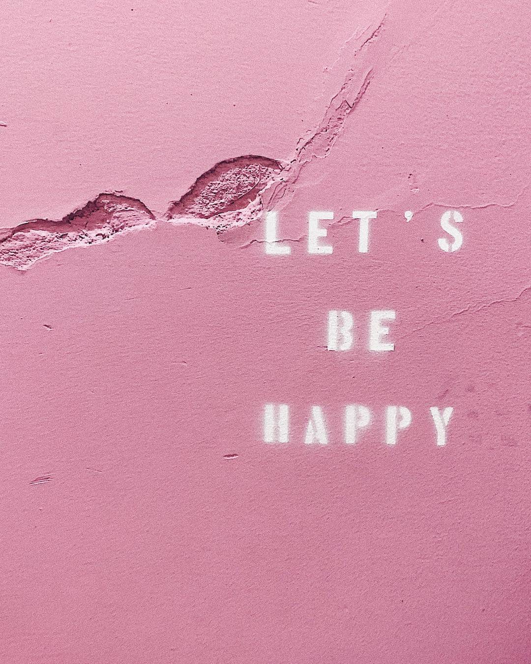 misatoさんのインスタグラム写真 - (misatoInstagram)「◡̈♥︎ Let’s be HAPPY♡ . . #pink#wallart #happy#チェリビ#チェリービーンズ#cherrybeans」3月14日 23時17分 - leialoha319