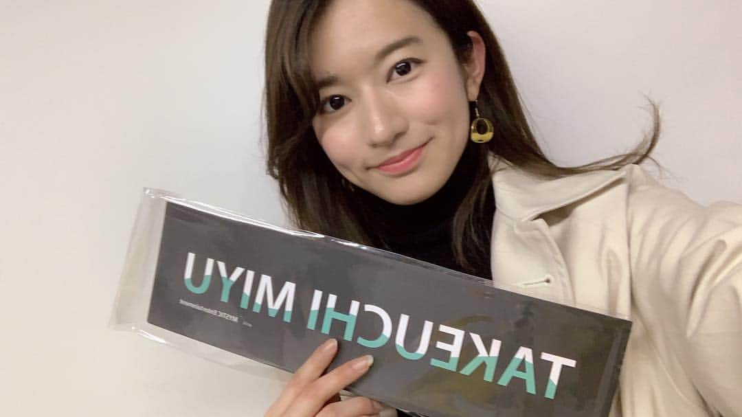 のインスタグラム：「첫 리슨 스테이지를 무사히 마쳤습니다☻현장에 와주신 분들과 유튜브로 시청해주신 분들 모두 감사합니다. YouTubeを観てくださったみなさんありがとうございました！日本から会社の前に来てくださった方もありがとう😢✨ 本当に本当にたくさんの方が来てくださいました…幸せです。」