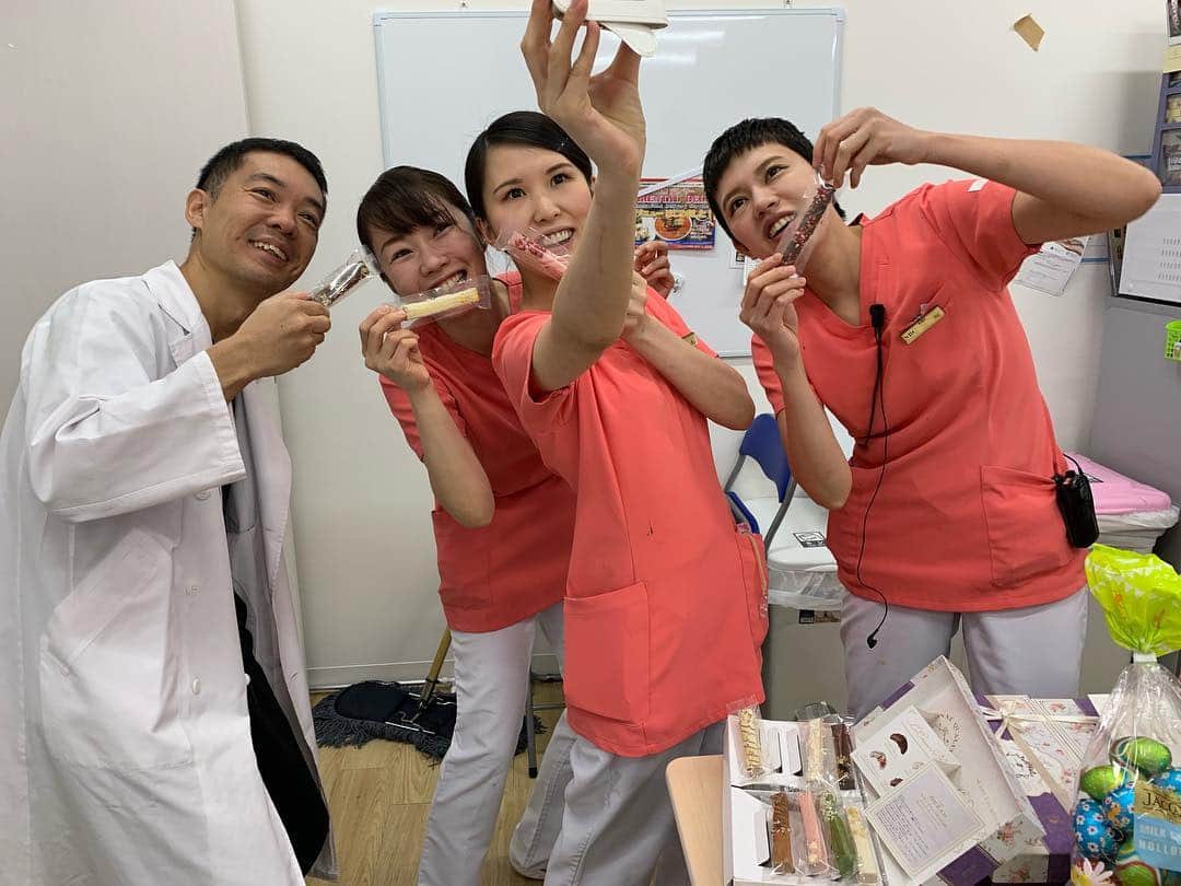 のインスタグラム：「#ホワイトデー のお返し。とっても喜んでくれました！！ ٩(๑❛ᴗ❛๑)۶ ぜひ竹田先生の オフィシャルホームページも ご覧ください！！ 竹田啓介 オフィシャル  と検索するか、以下のアドレスへ！  http://shiboukyuuin-takeda.com/#  #湘南美容外科 #湘南美容クリニック新橋銀座口院 #脂肪吸引 #豊胸 #根こそぎ #竹田 #竹田先生 #相川佳之 #美容外科 #美容整形 #横浜 #ダイエット #sbc #SBC #liposuction #followme #脱毛 #新橋 #新橋銀座口 #銀座 #コリドー街 (๑･̑◡･̑๑)」
