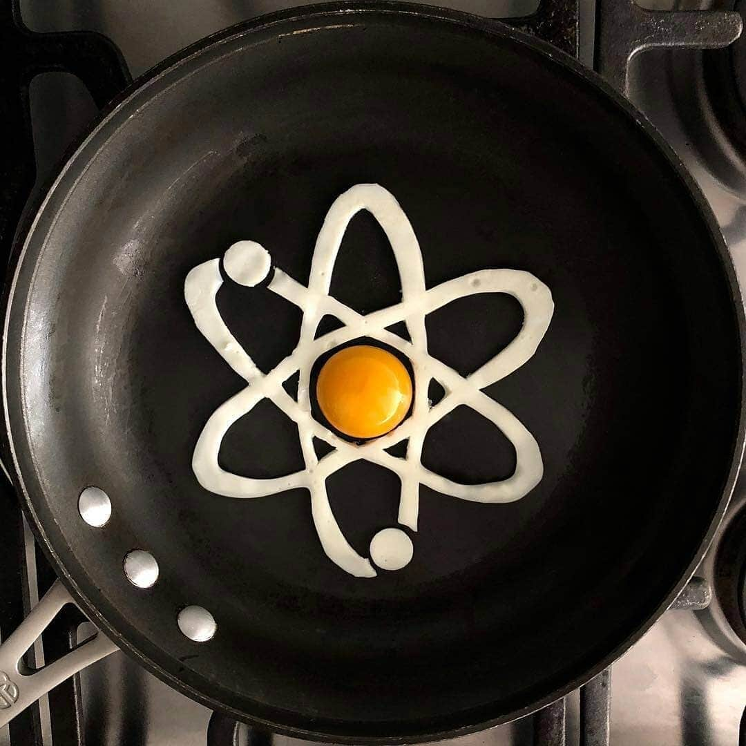 Eggs Conceptさんのインスタグラム写真 - (Eggs ConceptInstagram)「Fried Egg Atom 🍳 by 👉 The Eggshibit @the_eggshibit 👈  #theeggshibit #eggsconcept #egg #eggs #friedegg #atom #science #atomium #brussels #belgium #instagood #instadaily #instagram #vsco #inspiremyinstagram #technology #spiegelei #oeuf #yumurta #ägg #яйцо #卵 #myunicornlife #creativityfound #jajko #tojás #march #springiscoming #breakfat #brunch」3月14日 23時48分 - eggsconcept