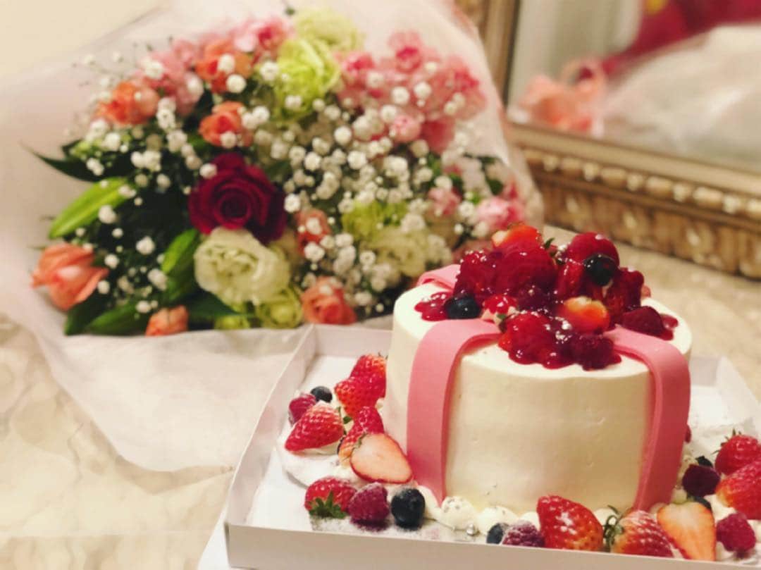 小笠原茉由のインスタグラム：「ホワイトデー❤️」