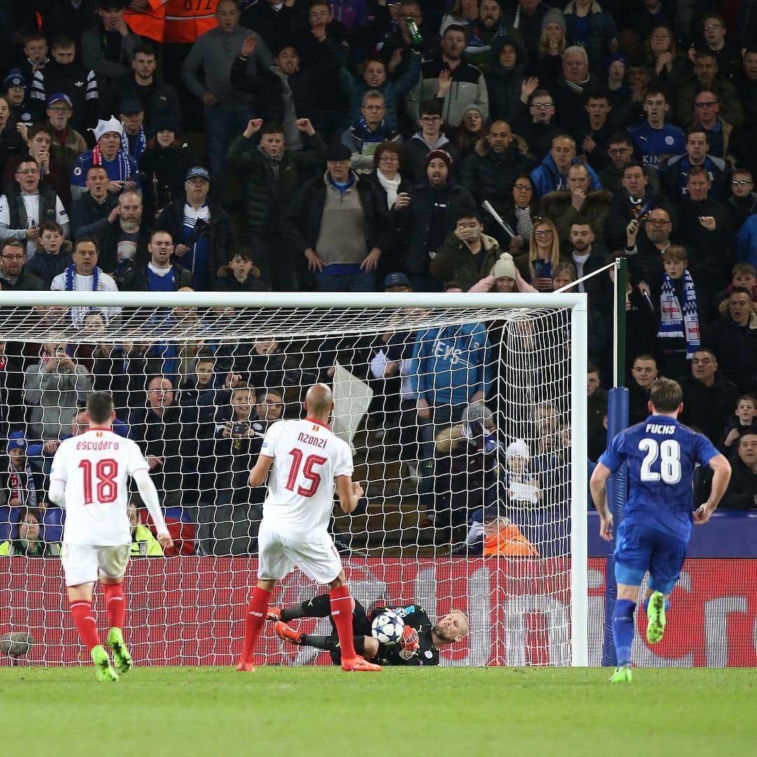 レスター・シティFCさんのインスタグラム写真 - (レスター・シティFCInstagram)「#OnThisDay 2️⃣ years ago 👀 . . . A night of drama on Filbert Way as #lcfc defeat FC Sevilla to reach the #UCL Quarter-Finals! 👏」3月14日 23時43分 - lcfc