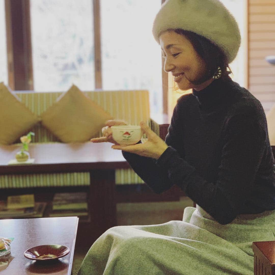 楊原京子さんのインスタグラム写真 - (楊原京子Instagram)「下田で目に焼きつけた春の海の色。河津桜。桜茶の香り🌸🍵 ・ ・ ・ #この星は美しい #静岡 #伊豆半島 #下田 #気温 #19度 #春の海 #海の色 #コバルトブルー #日本の四季 #shizuoka #shimoda #azul #sakura #playa #桜 #🌸#楊原京子」3月14日 23時58分 - kyoko.yanagihara