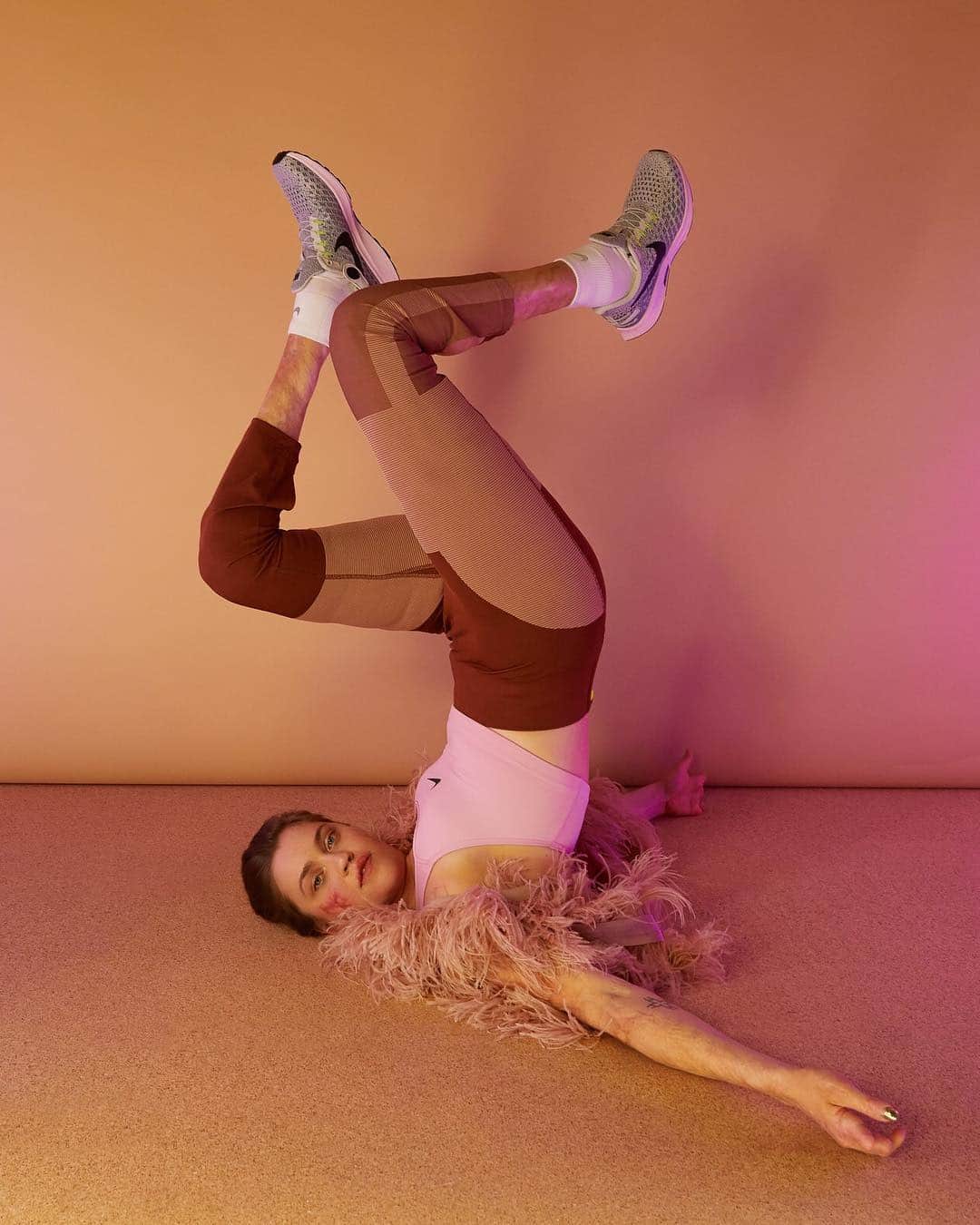Vogue Italiaさんのインスタグラム写真 - (Vogue ItaliaInstagram)「@veronicayoko by @alexandravonfuerst x @nikerunning Nike Pegasus 35 Flyease 💥 #justdoit #nikerunning Today on vogue.it read the article by @maranif about the Nike Pegasus 35 Flyease built for runners at every level who want an easy way to get into their shoes. Read more via link in bio. Team credits: Styling @italopantano Hair @doraroberti @closeupmilanoagency using Tecniart Ring Light Make-up @andreacosta68 @closeupmilanoagency using @urbandecaycosmetics Set design #AlessiaBoccardo」3月14日 23時58分 - vogueitalia