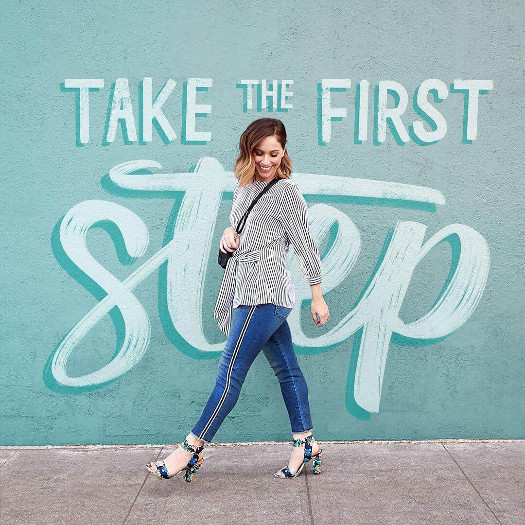 ロック&リパブリックのインスタグラム：「You got this. 💪Tap to step up your work style with @jaclynrjohnson’s Apt. 9 favorites.」