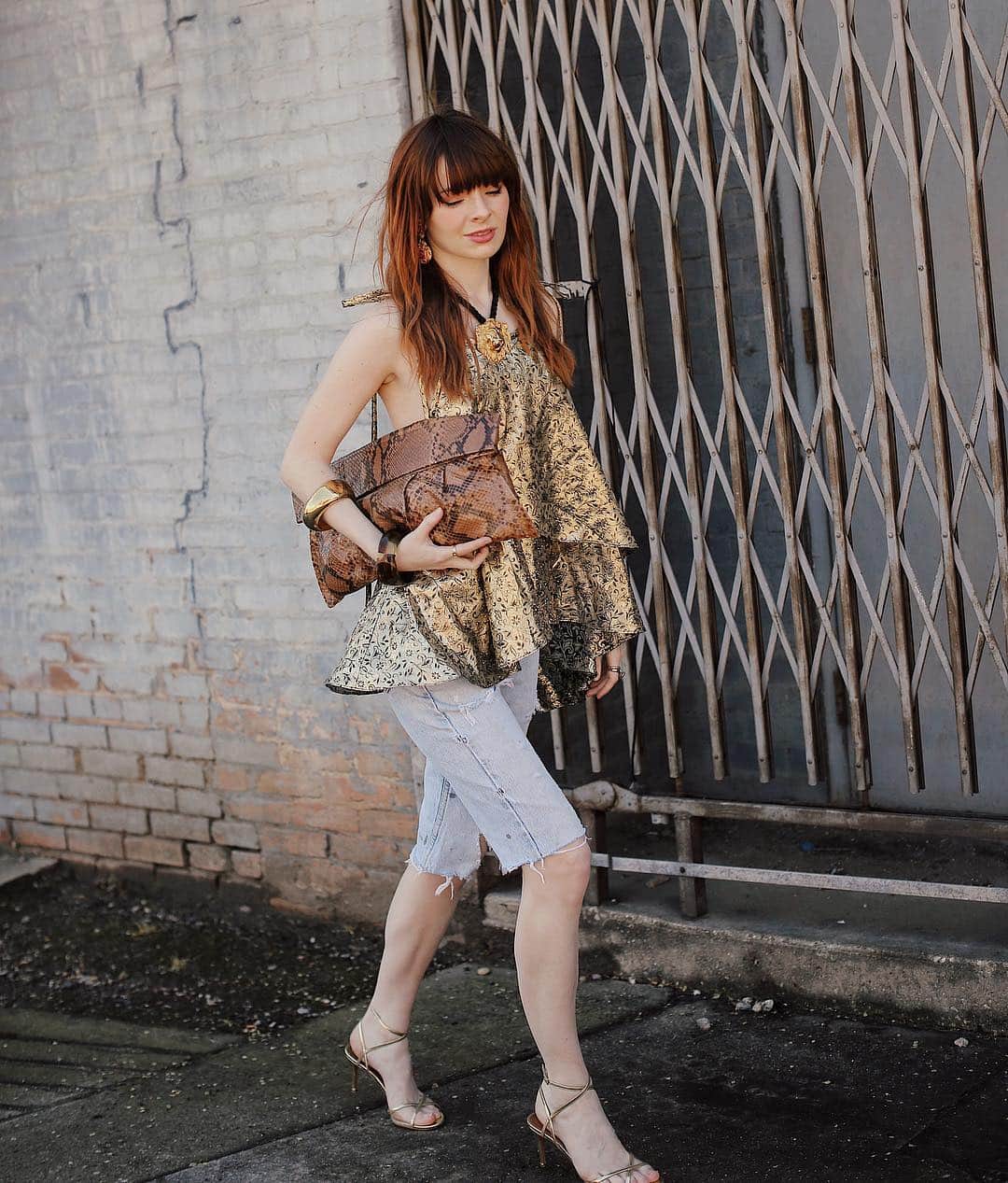 ジェーン・アルドリッジのインスタグラム：「Cut off season is here in Texas 👏 I think these shorts + fancy evening tops is going to be my whole deal this spring.」