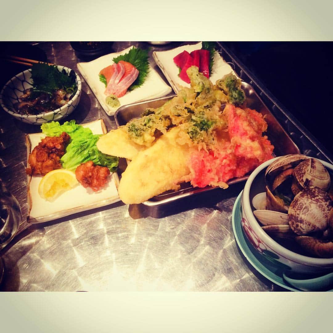 友利愛美さんのインスタグラム写真 - (友利愛美Instagram)「友達最高☺️高校時代、カラオケ屋さんで梅昆布茶飲みまくり同盟☺️笑 #幸せ」3月15日 0時30分 - aimitomori