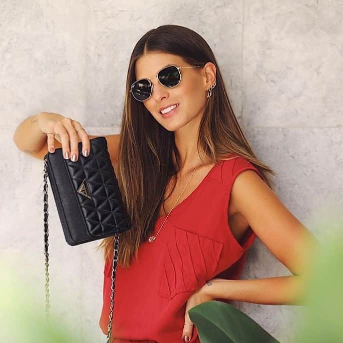Schutzのインスタグラム：「944 4GRLS • @annarfasano #schutz4girls #schutzhandbags」