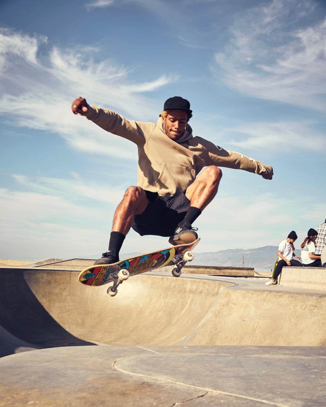 のインスタグラム：「Made in L.A. | A chance, on-set encounter with Alisson Dantas Da Silva (@alisson_dantas) led to him being featured in our latest catalogue. Dantas, who has been riding waves and catching air since a youth in São Paulo, moved to L.A. in search for more adventure. Read more about Dantas in our IG stories! | 📸 by @klt63 | - #ToddSnyder #MadeInLA」