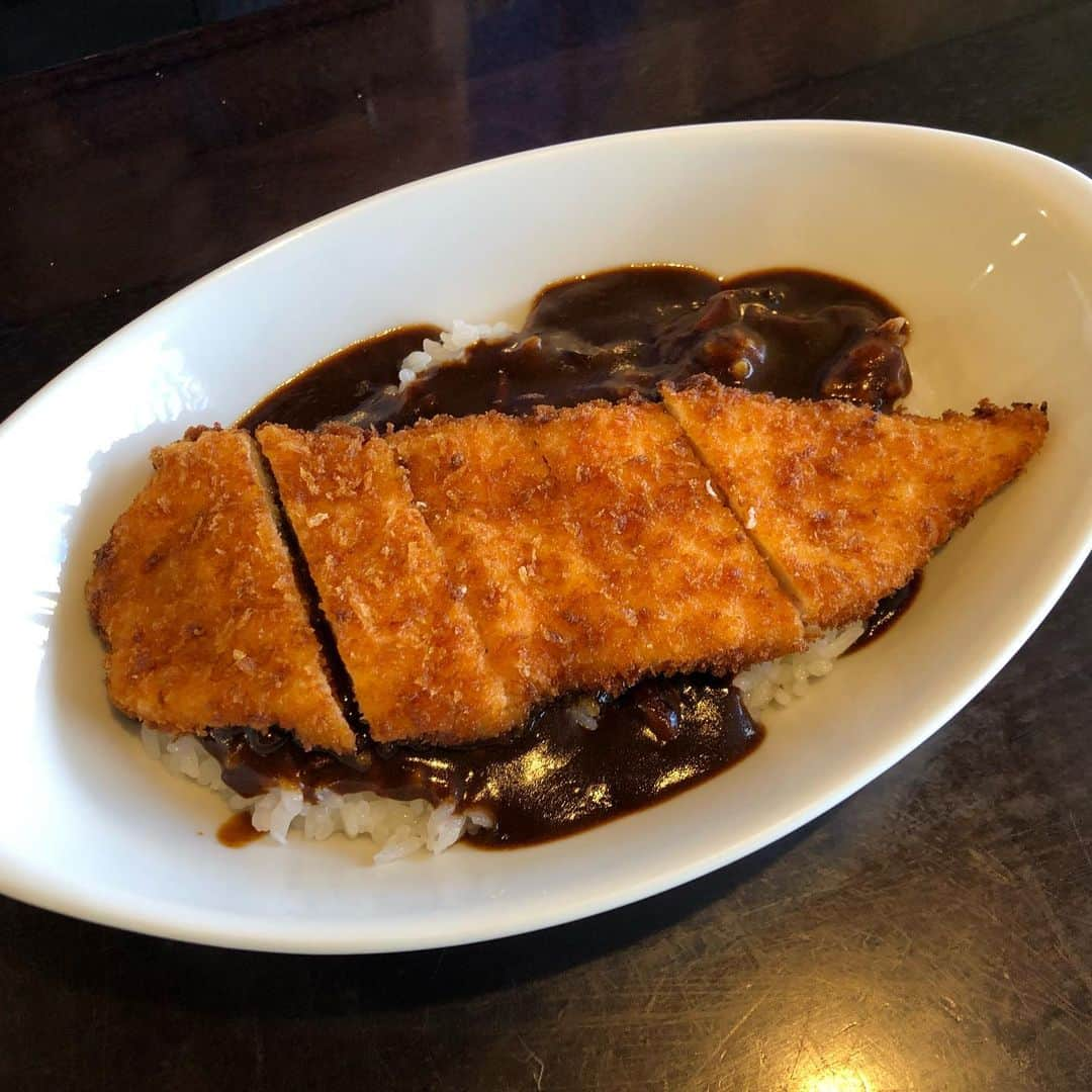 団長安田さんのインスタグラム写真 - (団長安田Instagram)「#ベニ屋のチキンカツカレー #団長美味しいの食べたよ #鳥取美味しいもんいっぱい #鳥取グルメ #サイレント食レポ #団長安田 #安田大サーカス団長」3月15日 1時07分 - dancyoyasuda