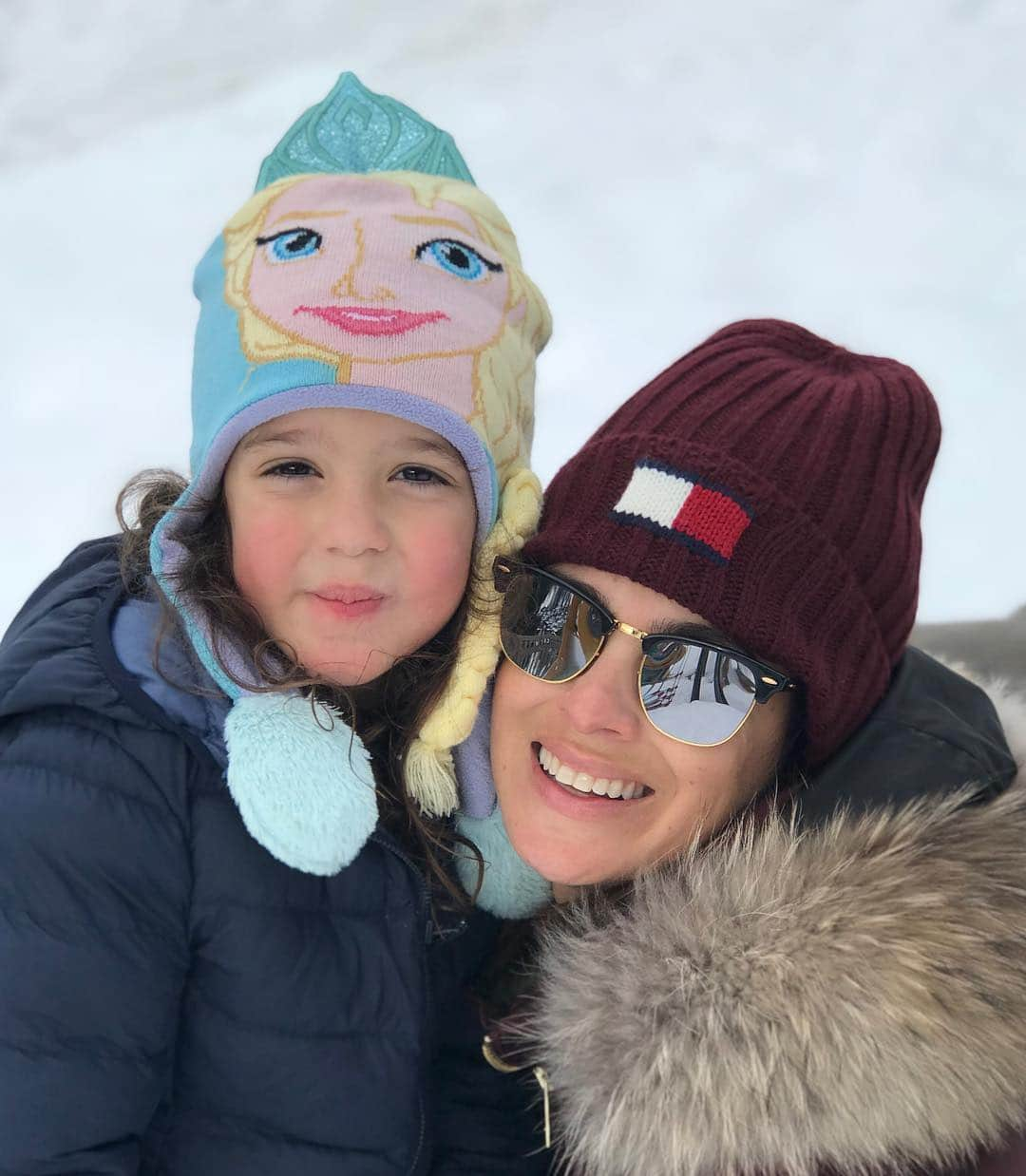 Vera Vielさんのインスタグラム写真 - (Vera VielInstagram)「Saudades dessas férias , quando as meninas viram a neve ❄️ pela primeira vez ❤️ #tbt ☃️⛄️❄️❄️」3月15日 1時14分 - veraviel