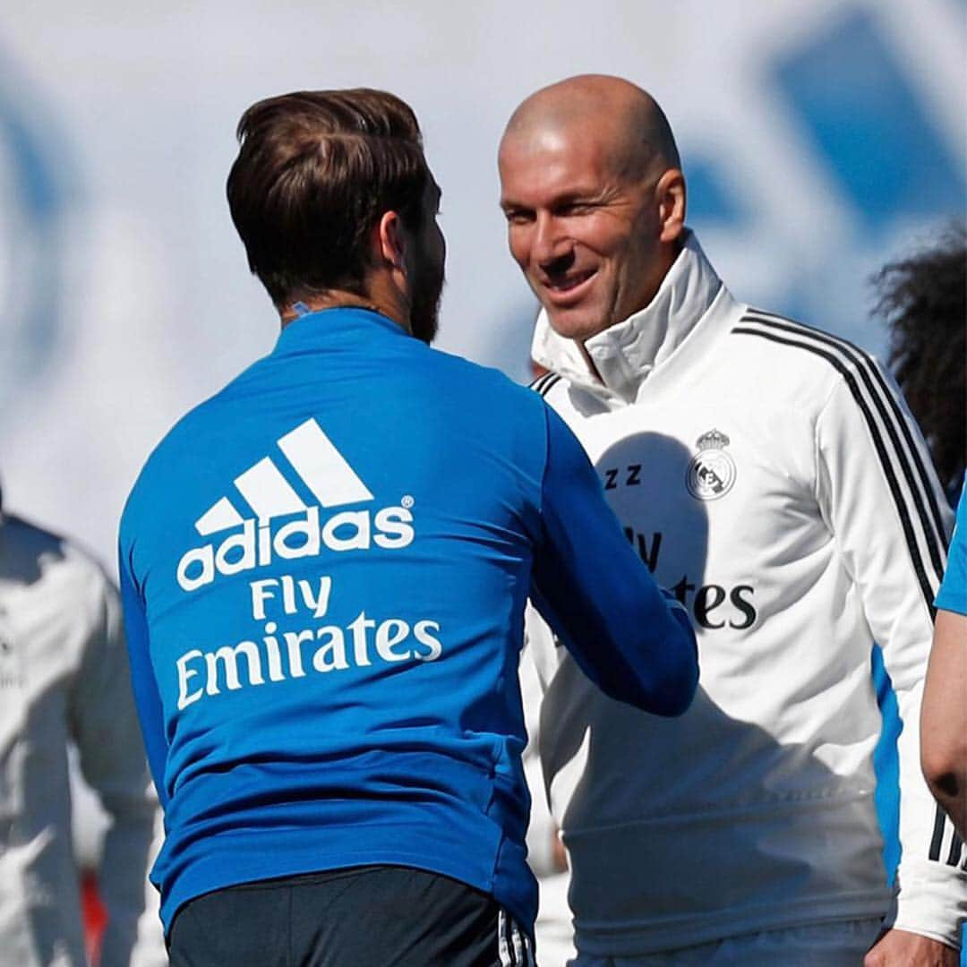 レアル・マドリードさんのインスタグラム写真 - (レアル・マドリードInstagram)「💪 The coach and the captain working together at #RMCity! - ¡Entrenador y capitán trabajando juntos en Ciudad Real Madrid!」3月15日 1時14分 - realmadrid