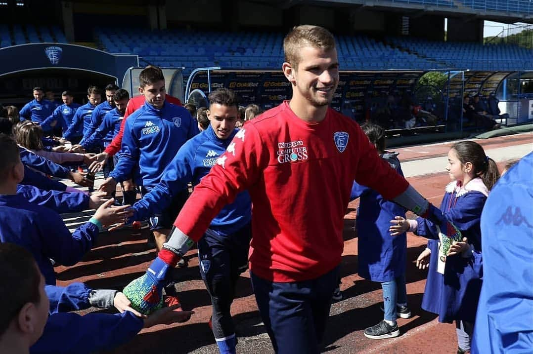 エンポリFCさんのインスタグラム写真 - (エンポリFCInstagram)「#ScuoladelTifo Prima della seduta di allenamento di questa mattina, gli azzurri hanno incontrato gli alunni dell'Istituto scolastico Baccio da Montelupo di Montelupo Fiorentino 📸」3月15日 1時18分 - empoli_fc_official