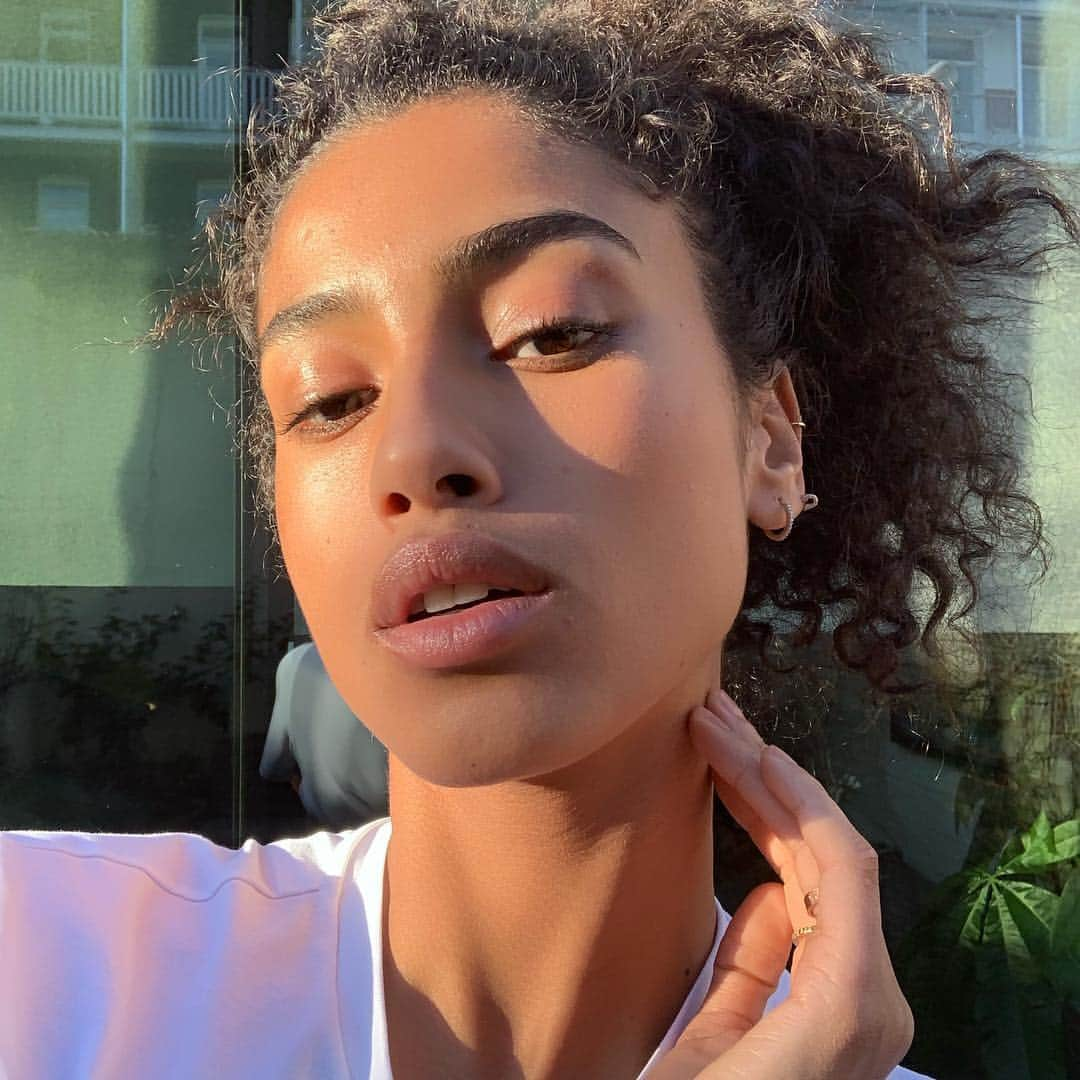 イマン・ハマンさんのインスタグラム写真 - (イマン・ハマンInstagram)「Skin is glowing!!!」3月15日 1時23分 - imaanhammam