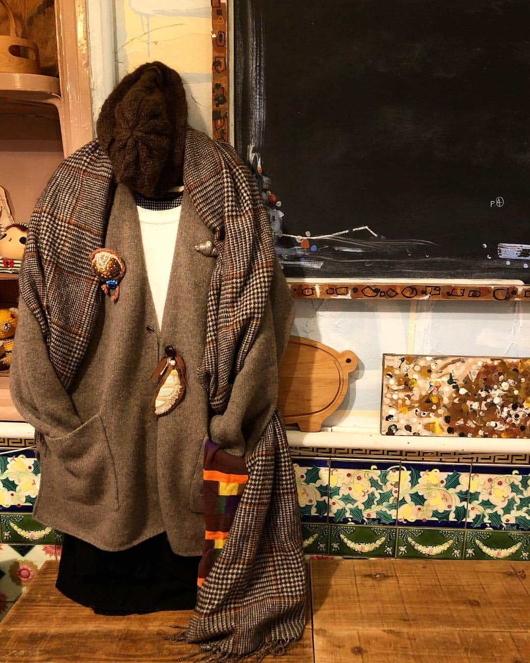CHIPPRUSONのインスタグラム：「パン屋が作るパンブローチ🥖🍞三度の飯より服の方が好きかもしれない…」