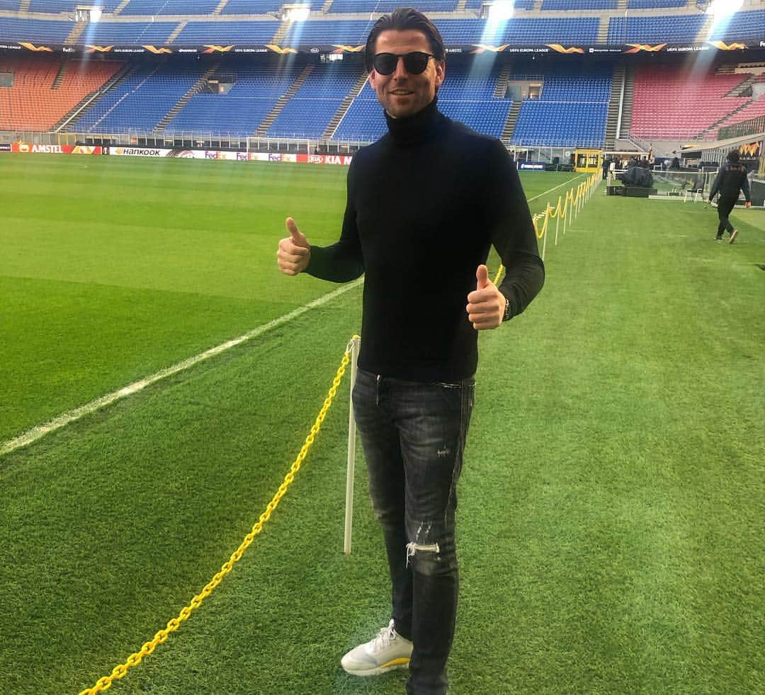 ローマン・ヴァイデンフェラーさんのインスタグラム写真 - (ローマン・ヴァイデンフェラーInstagram)「Mailand, Giuseppe Meazza Stadion, Inter vs Eintracht, was gibt es Schöneres? #intermailand #inter #nerazurri #eintrachtfrankfurt #eintracht #sge #intersge #mailand #milano #italien #italy #uefa @inter @eintrachtfrankfurt @europaleague」3月15日 1時23分 - romanweidenfeller