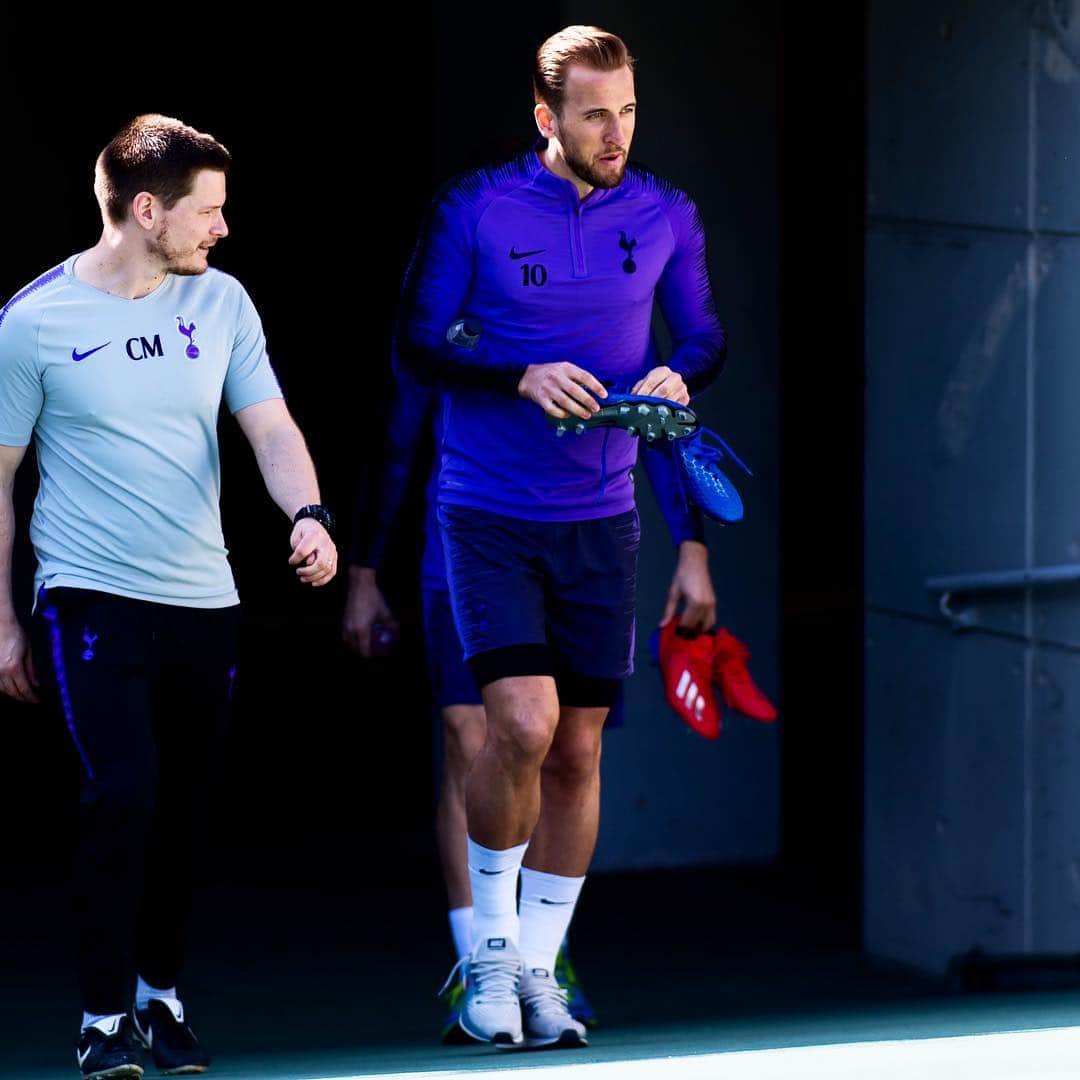 ハリー・ケインのインスタグラム：「A good few days in Barcelona training in the ☀. We'll be ready for the run in after internationals.」