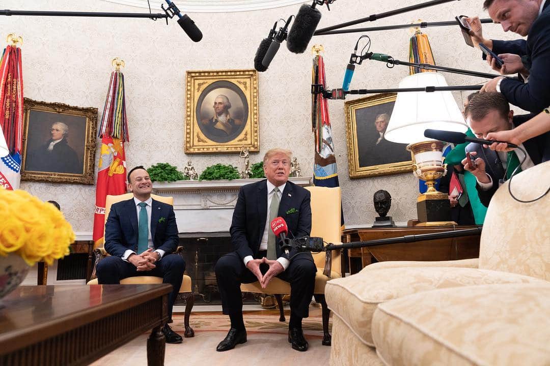 ドナルド・トランプさんのインスタグラム写真 - (ドナルド・トランプInstagram)「Today, President Donald J. Trump welcomed the Prime Minister of the Republic of Ireland, Leo Varadkar, to the @WhiteHouse.」3月15日 1時48分 - realdonaldtrump