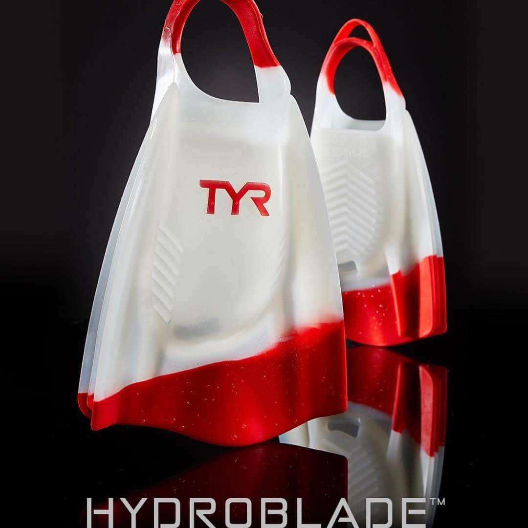 ライアン・ロクテさんのインスタグラム写真 - (ライアン・ロクテInstagram)「Engineered to promote short, quick movement through the legs and the feet, the all new #TYRHydroblade Fins are a stand alone piece of training equipment. To learn more, swipe through my post and check out the link in my bio! #TeamTYR @tyrsport」3月15日 1時59分 - ryanlochte