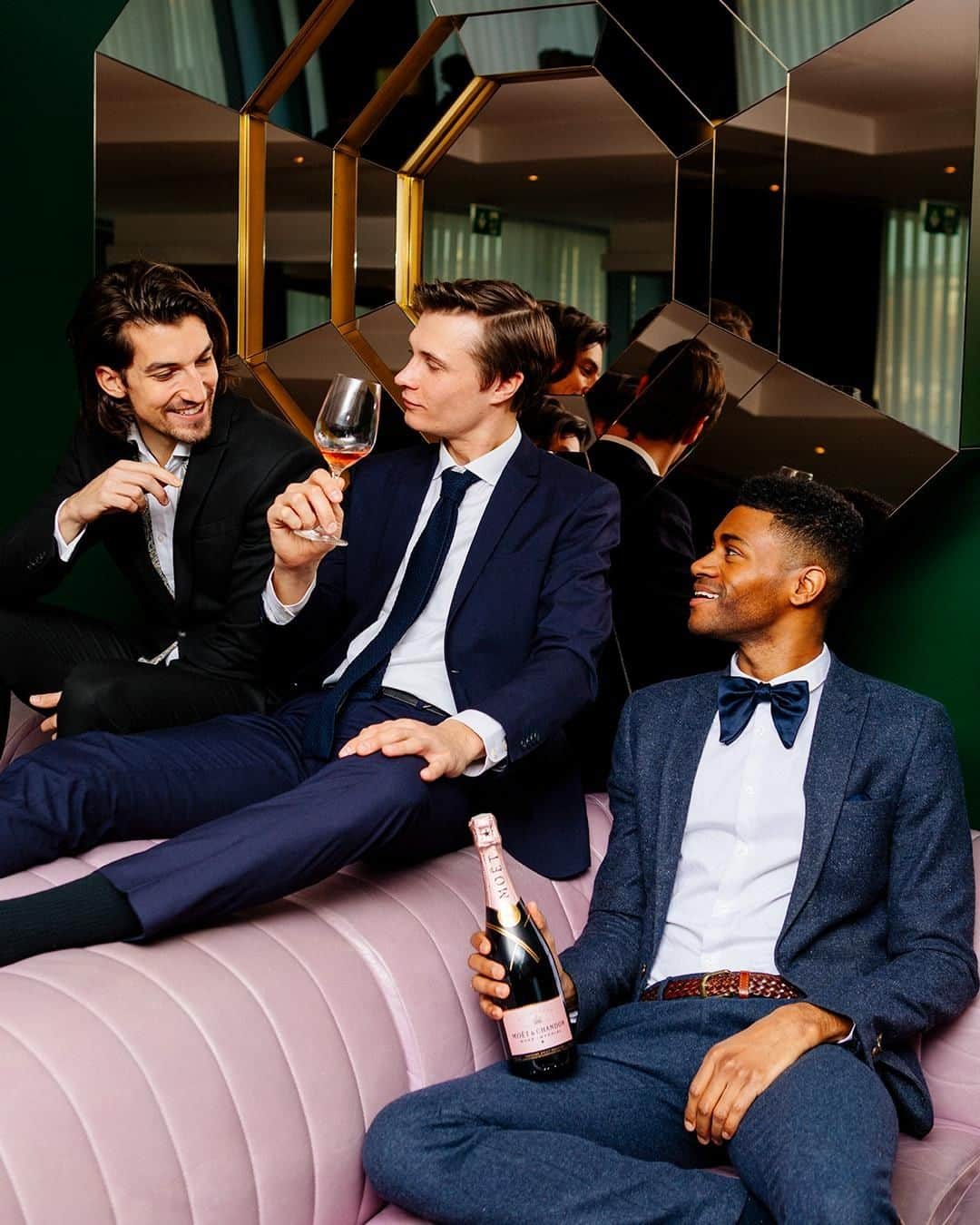 Moët & Chandon Officialさんのインスタグラム写真 - (Moët & Chandon OfficialInstagram)「Meet us when Big Ben strikes six. #MoetMoment #MoetRose #Gentlemen . This material is not intended to be viewed by persons under the legal alcohol drinking age or in countries with restrictions on advertising on alcoholic beverages. ENJOY MOET RESPONSIBLY」3月15日 2時00分 - moetchandon