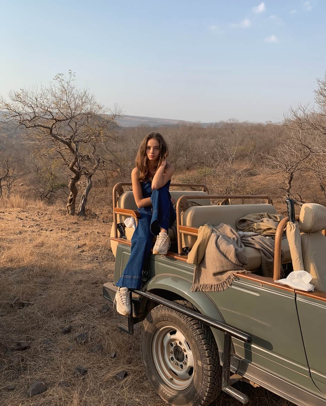 Inka Williamsさんのインスタグラム写真 - (Inka WilliamsInstagram)「6:15am mission: Find wild Indian Bengal tigers.」3月15日 2時14分 - inkawilliams