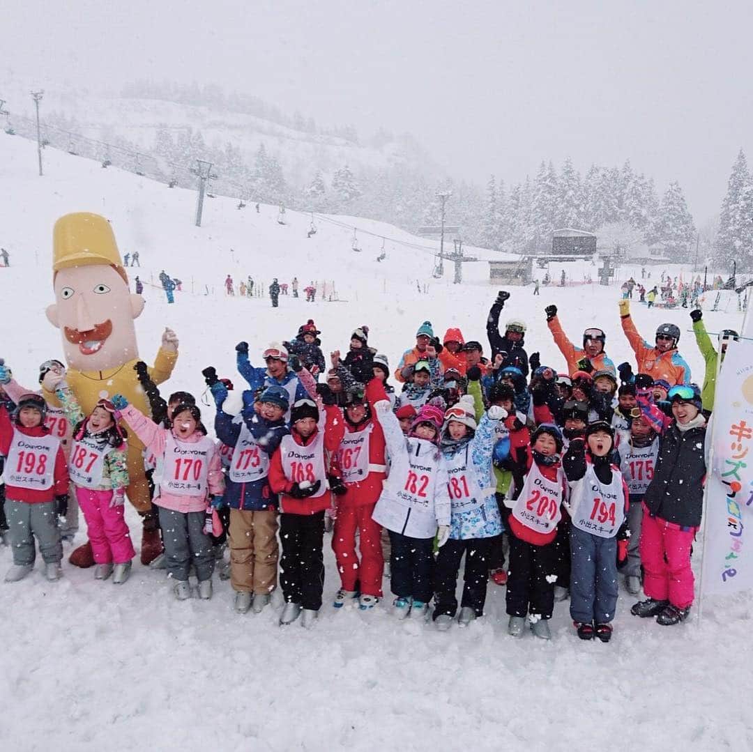 林莉世さんのインスタグラム写真 - (林莉世Instagram)「にいがたキッズプロジェクト スキー教室行ってきました⛷⛷ レルヒさんも登場し、参加してくれた子たち大興奮😏 初心者の子もメキメキ上達していました✨ 今日のゆうなび後、キッズインフォメーションでその様子放送されます😊 #にいがたキッズプロジェクト#BSN#新潟放送」2月28日 13時07分 - rise_hayashi