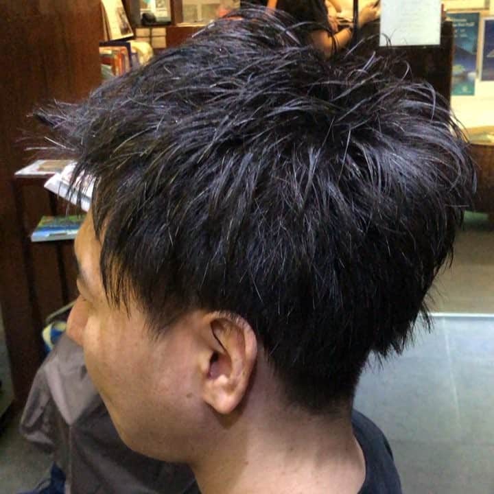 のインスタグラム：「全体的に短くしてスッキリヘアーになりました🥴🥴 . .  #after #DONNA #ドンナ #アジアビューティーカレッジ #AsiaBeautyCollege #ヘアスタイル #ヘアカラー #ヘアアレンジ #セブ留学 #美容留学 #語学留学 #海外美容師 #海外スタイリスト #海外生活 #海外留学 #美容学生 #海外美容室 #海外ヘアサロン #海外で美容師 #セブ美容 #セブ島 #美容師転職 #美容師募集 #instahair #hairstyle #hairstagram #海外就職希望 #就活中 #日系サロン #セブシティ」