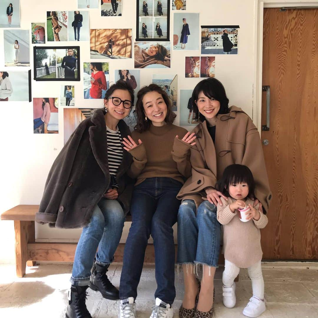 潮田玲子さんのインスタグラム写真 - (潮田玲子Instagram)「衣装続きでもう一つ。 先日 @the_newhouse のプレスルームにお邪魔してきました😍🙌 @wakanozawa さん一押しブランド！ それはそれは可愛くって物欲止まりませんでしたよ笑笑🤣 偶然 @canako_nishimura さんにも会えて嬉しい時間となりました！ なんか私やたらとキャメルに惹かれて、そういう気分なのかしら？笑笑 @yuri_arai さんありがとうございましたー😍💖💖💖💖💖 #thenewhouse  #大人かわいい #カジュアル #2019aw #楽しみ #試着で #娘とリンクコーデw」2月28日 13時48分 - reikoshiota_official