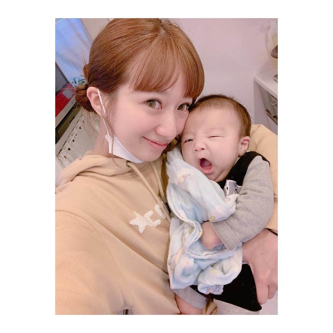 辻希美さんのインスタグラム写真 辻希美instagram 午前中の私達 ママと幸空 あくび中の幸空 可愛い 私の顔浮腫んでる 私抜け毛ヤバイ サイド薄い 前髪も薄い 涙 産後 産後の抜け毛 2月28日 14時44分 Tsujinozomi Official