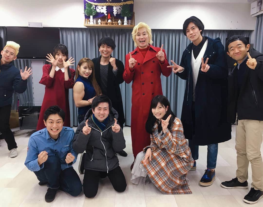 のインスタグラム：「昨夜も行われた、ひたすらクイズを出し合い早押しで競う集い！終わりで僕はカズさんにご飯をご馳走になりえなりさんにタクシー代を出して貰いました！皆さん頭良くて優しすぎる！(ちなみに僕はカズさんの一年先輩です。) #竹俣紅 #千種ゆり子 #才木玲佳 #えなりかずき #岩永徹也 #カズレーザー #あかもん #東大ヤンキー澤山 #シューマッハ中村」