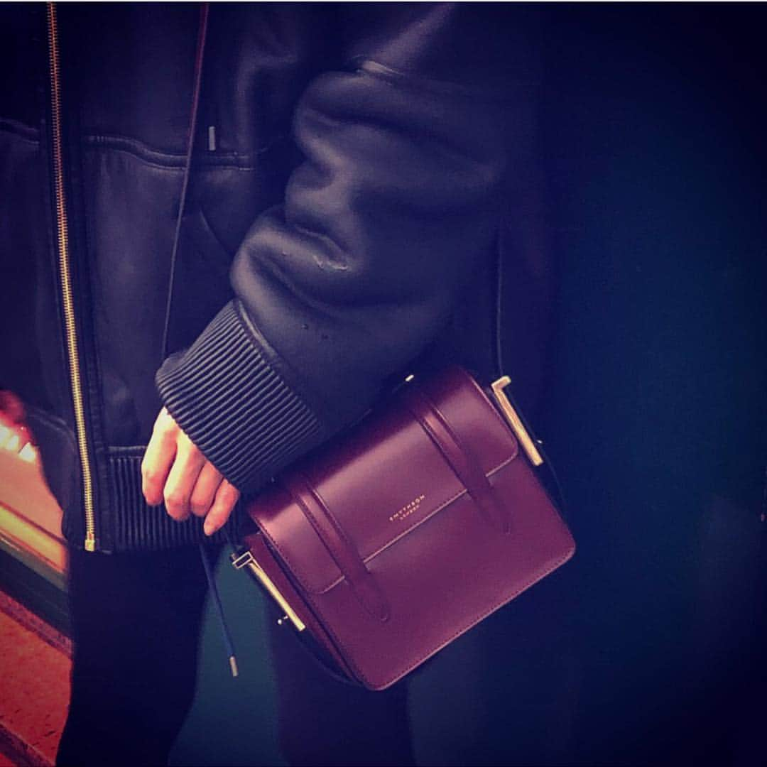 辻直子さんのインスタグラム写真 - (辻直子Instagram)「#bag#smythson #旅の小物やコスメポーチも#ずっとスマイソン☺︎#昔からすきです  ロンドンに行く度にお店で名前を入れてつくってもらってました  それも思い出🗝」2月28日 20時07分 - naoko.ts