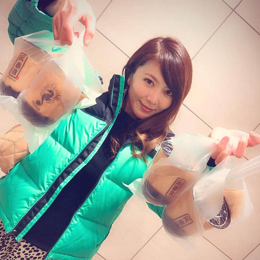 吉田千晃さんのインスタグラム写真 - (吉田千晃Instagram)「❤︎#珍珠奶茶 ❤︎ #タピオカミルクティーは  #黒糖タピオカ が #個人的に好きです  #個人的好み #だけれども  #差し入れに #買ってみた  #タピる #とは言えない #世代w」2月28日 20時26分 - chiakiyoshida_