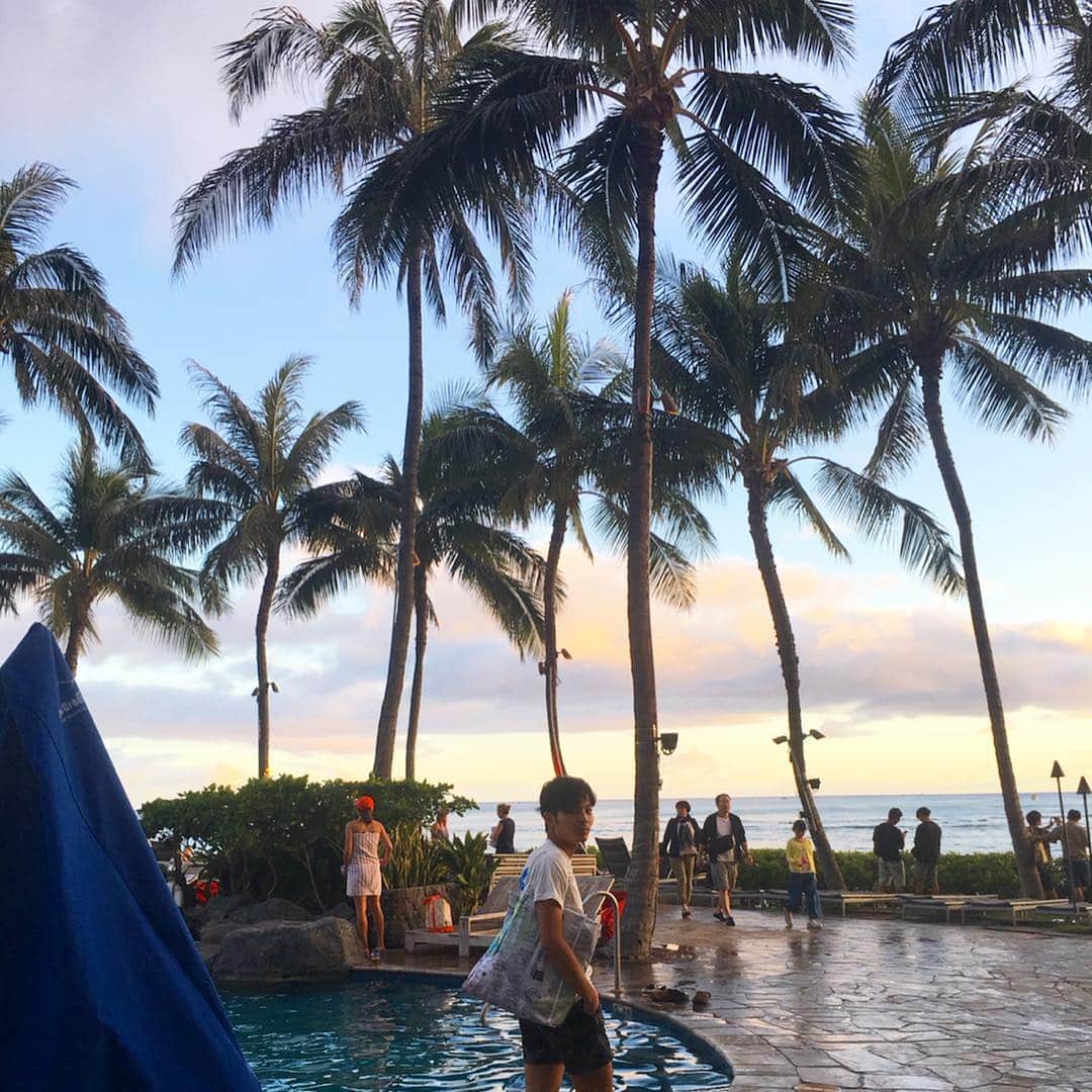 岡本麻佑のインスタグラム：「. ハワイ旅行の投稿再開🌴🌴🌴ハワイはのんびり時間が流れてて優雅やけど毎日楽し過ぎて1日1日あっという間だった🤣💦💕またすぐ行きたい！❤️笑#hawaii#honolulu#waikikiki」