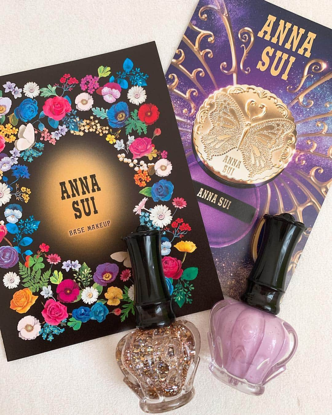 相楽伊織さんのインスタグラム写真 - (相楽伊織Instagram)「． #annasui のネイルポリッシュ💅✨ 他にはない色が沢山あって可愛いし、持ち手が長い方が塗りやすくて好き(^^) まだ使ってないんだけど塗ったら載せるね！ 春っぽい色にしてみた🌸 #セルフネイル」3月1日 11時59分 - _iorisagara264_