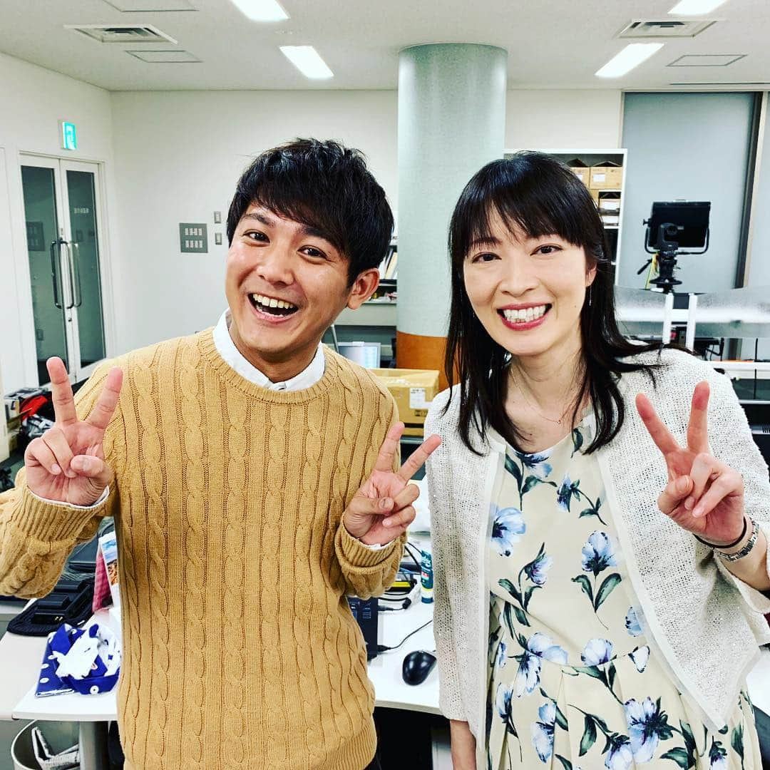 松山航大さんのインスタグラム写真 - (松山航大Instagram)「★ 気象予報士の杉本麻衣子さん。 出会いと別れの季節… . #プライムニュース #みんなの信州 #気象予報士 #杉本麻衣子 さん #天気ネタ #だけではなく #人生相談 も #のってくれる #優しいお姉さん #元気な赤ちゃん #産まれますように！」3月1日 21時34分 - kodai_matsuyama