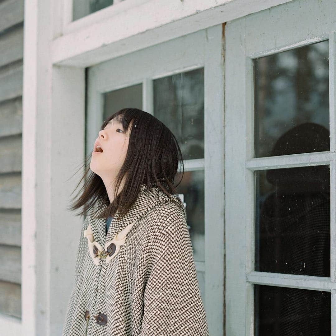 濱田英明さんのインスタグラム写真 - (濱田英明Instagram)「@erika_karata, 2019 #pentax67 #ataleofwinter_冬物語」3月1日 22時13分 - hamadahideaki