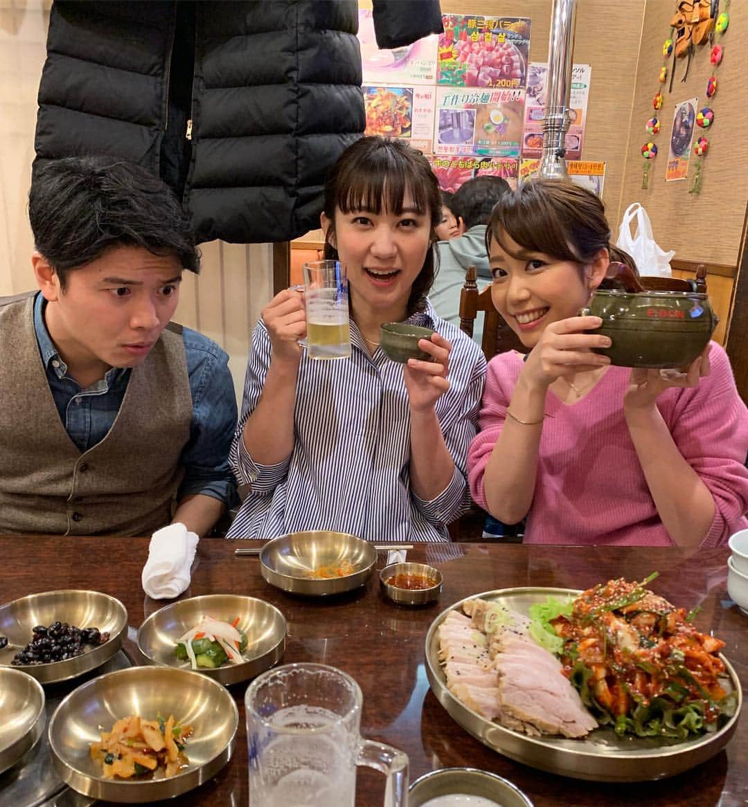 須黒清華さんのインスタグラム写真 - (須黒清華Instagram)「緊張の一週間を終えたので、ご褒美に♡ ビールとマッコリと、薬丸さんオススメの冷麺✨ 開放感たっぷりの顔してますね（笑） 今日から大江さん戻って来ます(^^) . 春日も初トレたまお疲れ様でした〜✨ 見事なすべり芸と評された（笑）身体を張ったリポート、春日らしさがあって良かったよー‼︎ #wbs #ワールドビジネスサテライト #メインキャスター 緊張しました #大江キャスター 今日から戻って来ます！ #北村まあさ #野沢春日 #ビール #マッコリ #冷麺 最高です✨」3月1日 13時58分 - sayaka_suguro