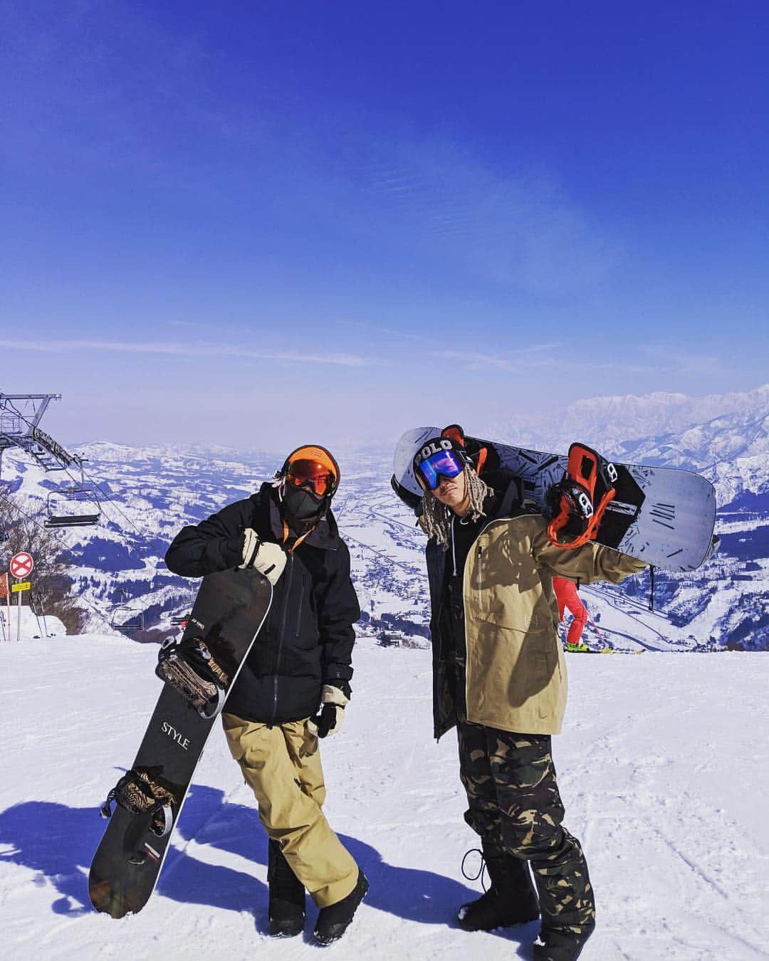 TOMO さんのインスタグラム写真 - (TOMO Instagram)「Love snowboard... #dapump #桜 #サクラフィンガー #生涯ファビュラス #snowboard #石打丸山スキー場」3月1日 15時40分 - dp_tomo0561
