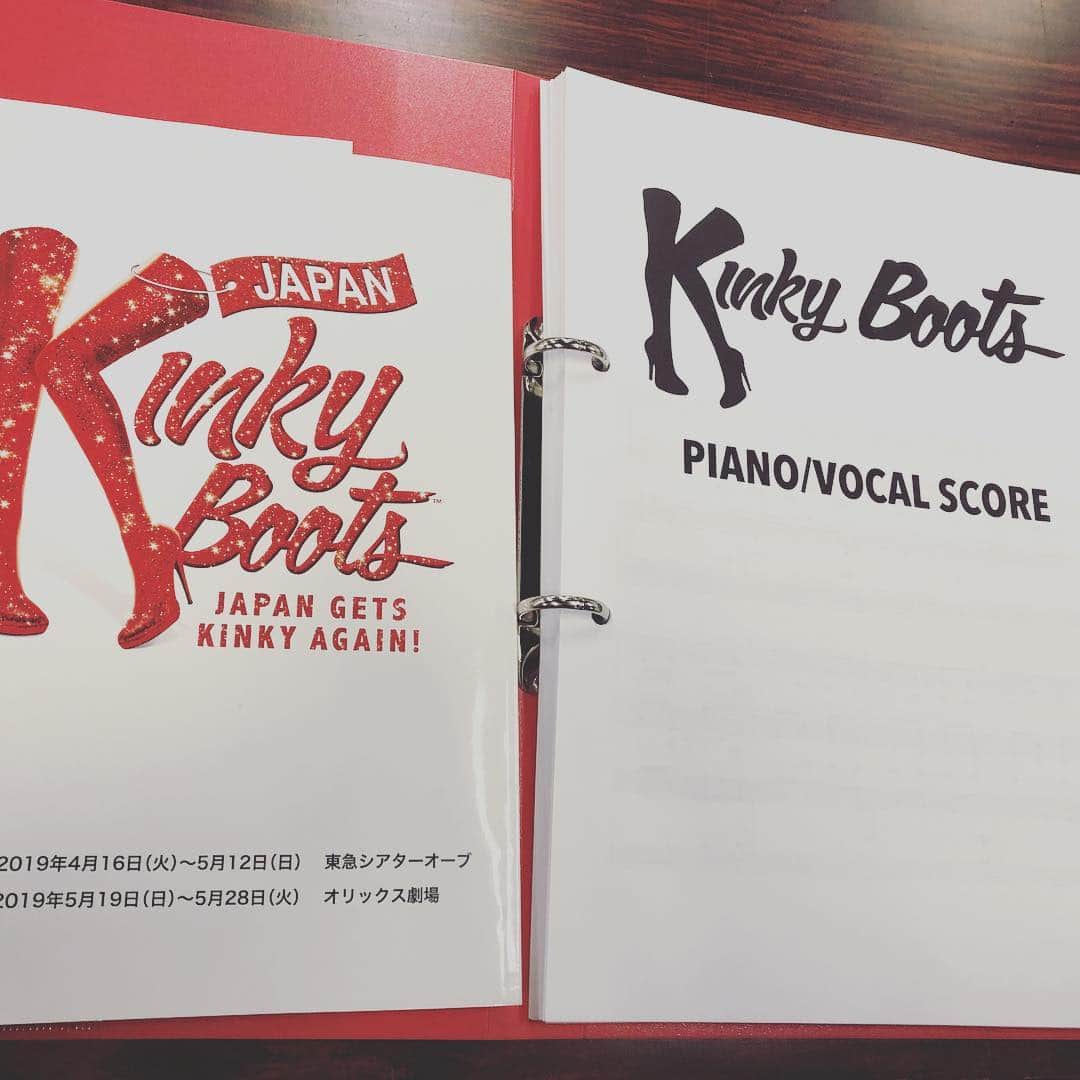風間由次郎のインスタグラム：「まずは歌稽古から👠✨ #キンキブーツ #kinkyboots  #kinkybootsjp」