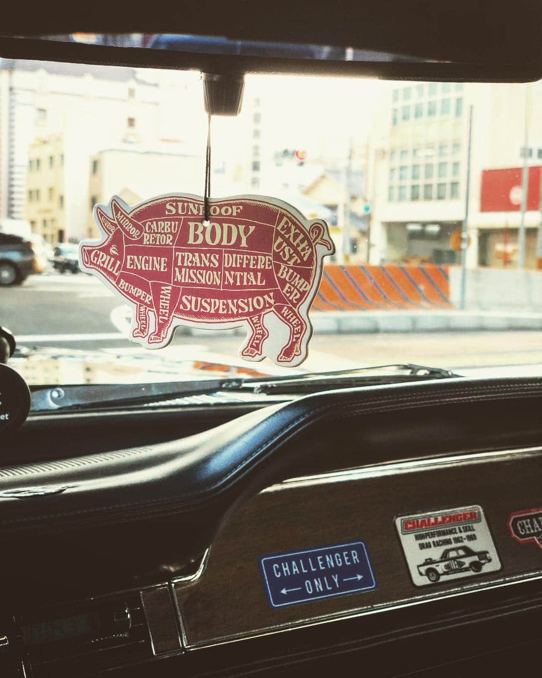 祖父江大輔のインスタグラム：「久々のmy car通勤🚘 #porkchopgaragesupply #porkchop#challengerbrigade #challenger #mustang #1968mustang」